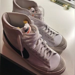 Women Nike Blazers